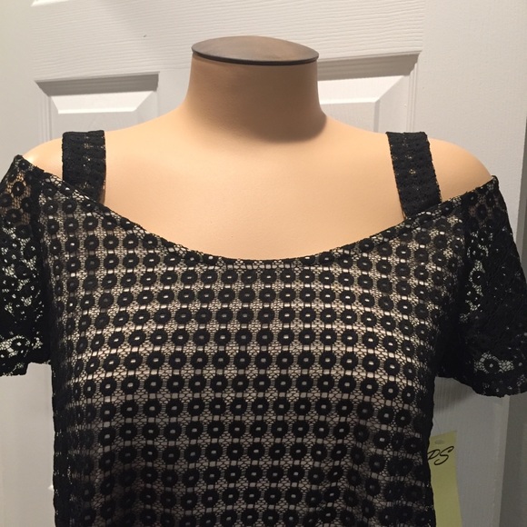 Blouse. - Picture 2 of 5